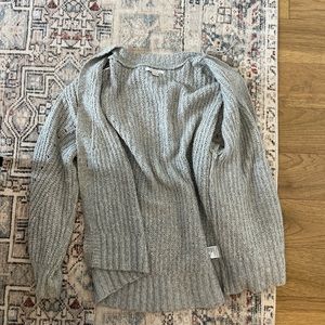 American eagle sweater in perfect condition!